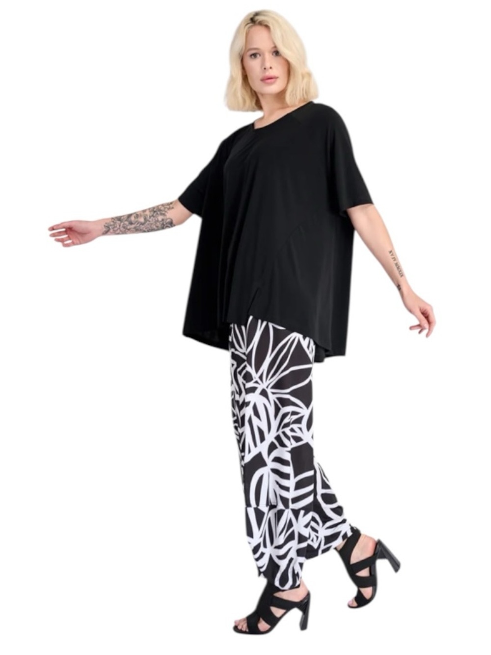 Alembika Essential Trapeze Pullover Tee Short Sleeves Black Large